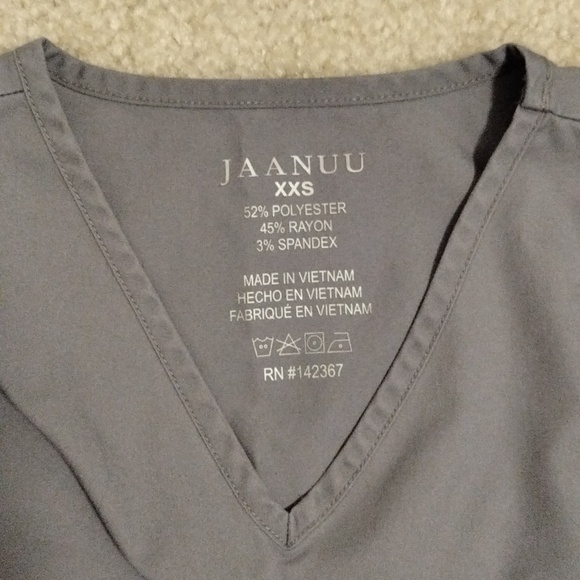 Jaanuu Scrub Set in Graphite - Picture 4 of 7